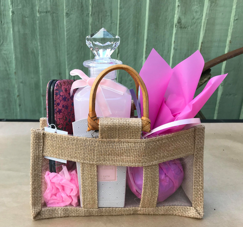 Bath and Pamper Gift Set